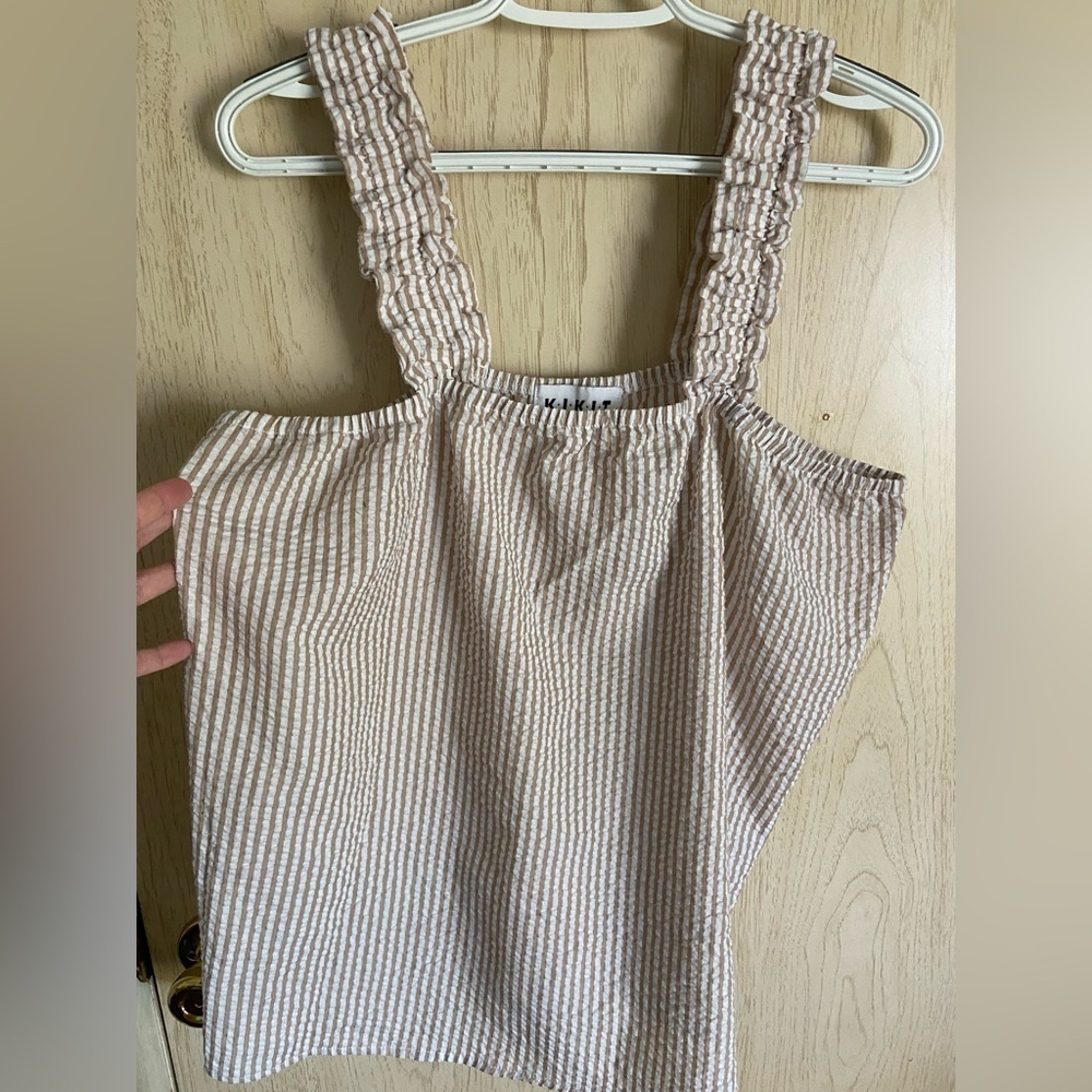 🩷 KIKIT Seersucker Tan & White Tank Top Sz Large Intentionally distressed
